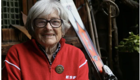 104-летняя французская инструктор по горным лыжам награждена Национальным орденом «За заслуги»